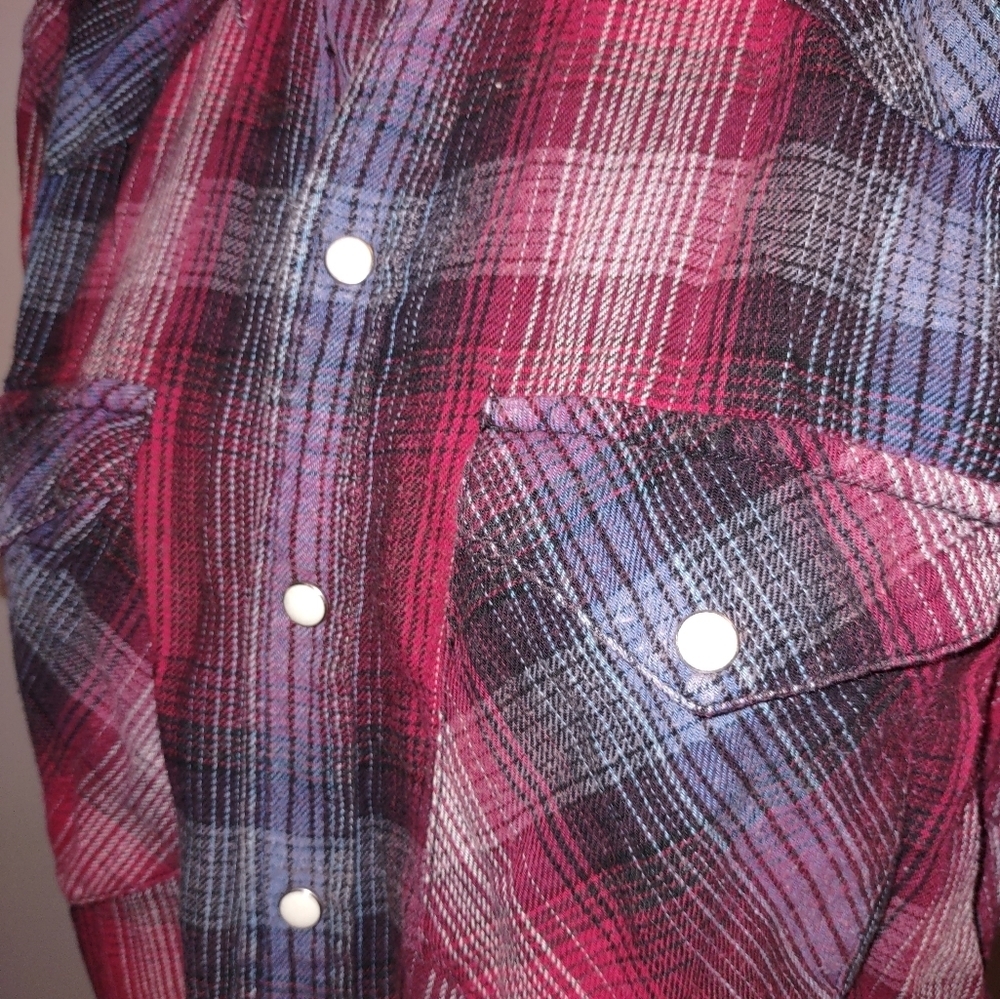 GOLDEN by TNA button down shirt - Picture 3 of 7